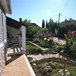 Rollstuhltauglich- Terrassen Am Felsenstrand By Interhome Bater