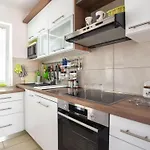 Rollstuhltauglich- Terrassen Am Felsenstrand By Interhome