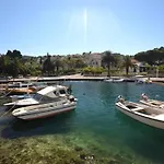 Rollstuhltauglich- Terrassen Am Felsenstrand By Interhome *
