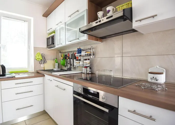 Rollstuhltauglich- Terrassen Am Felsenstrand By Interhome